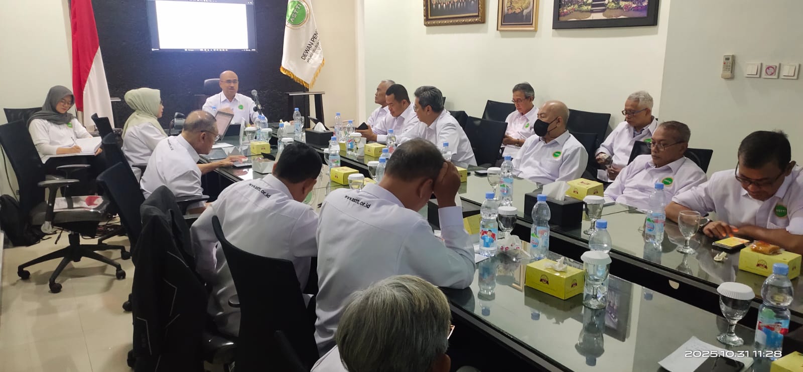 Kebersamaan pengurus ASTTI dalam Musyawarah Nasional